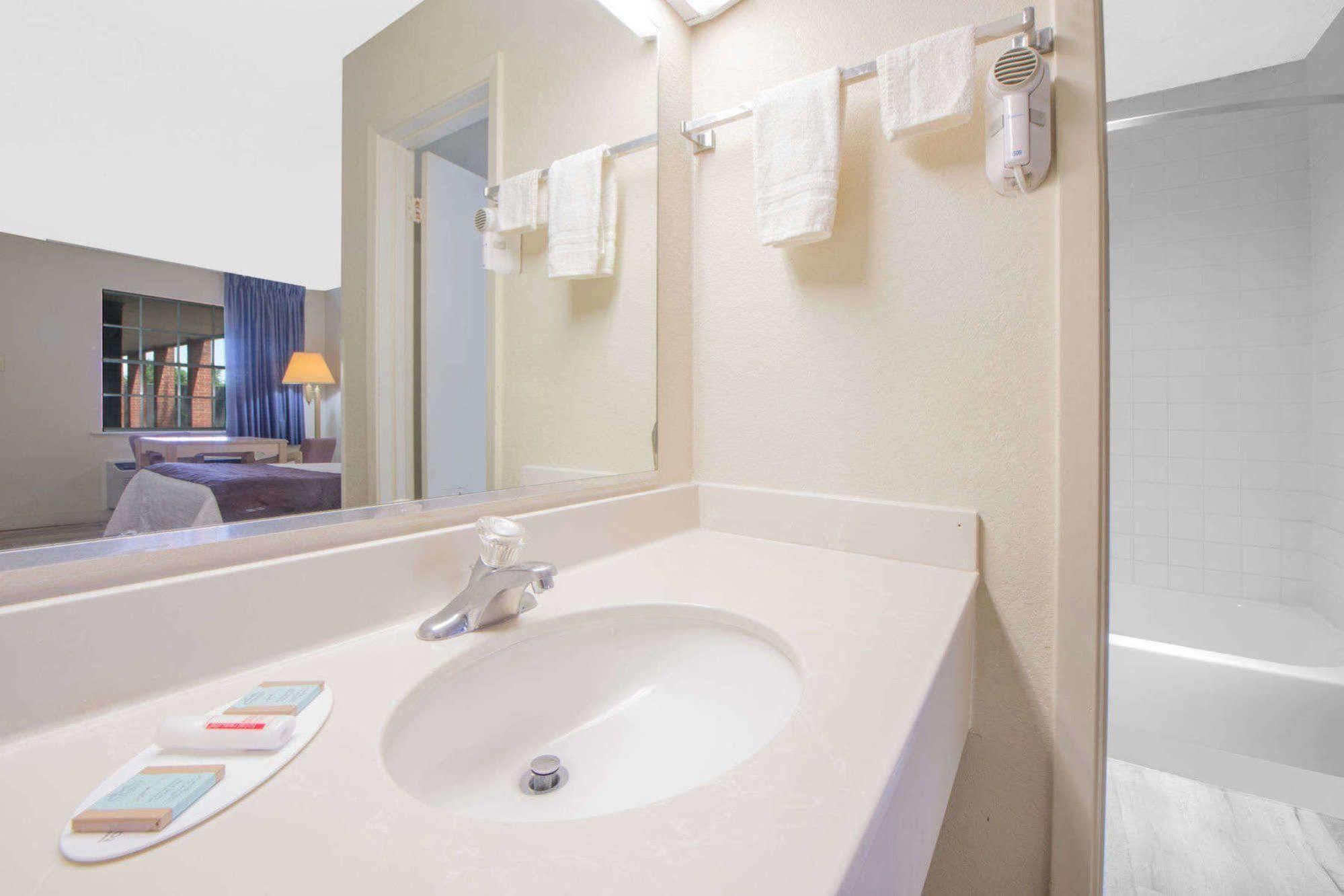 Holiday Inn Express Hotel And Suites Borger By Ihg Eksteriør bilde